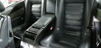 BMW M6 Alpina 1988 backseat