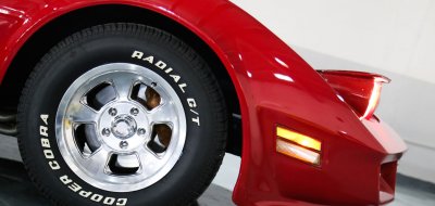 Chevrolet Corvette 1982 front/side closeup view
