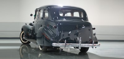 Chevrolet Deluxe 1937 rear view