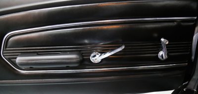 Ford Mustang 1967 inner door handle