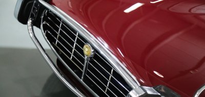 Jaguar E-Type 1972 front closeup view