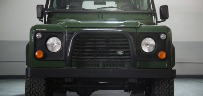 Land Rover Defender 1997 front view