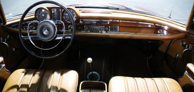 Interior image of the Mercedes Benz 220SE 1964