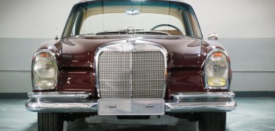 Front view of Mercedes Benz 220SE 1964